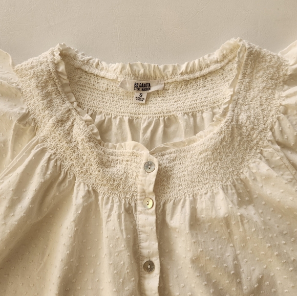 BB DAKOTA Steve Madden Fairy dust smocked Swiss dot flutter sleeve top - Picture 3 of 11